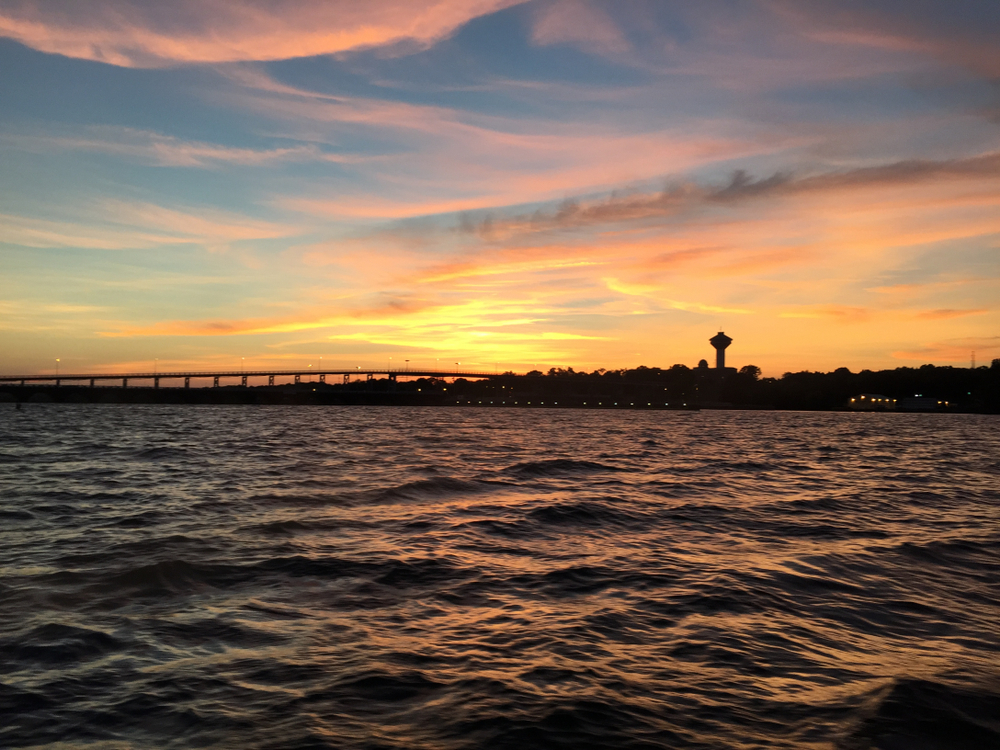 Beautiful,Sunset,On,The,Tennessee,River,In,Florence,Alabama sunset horizon on wilson lake in northern alabama